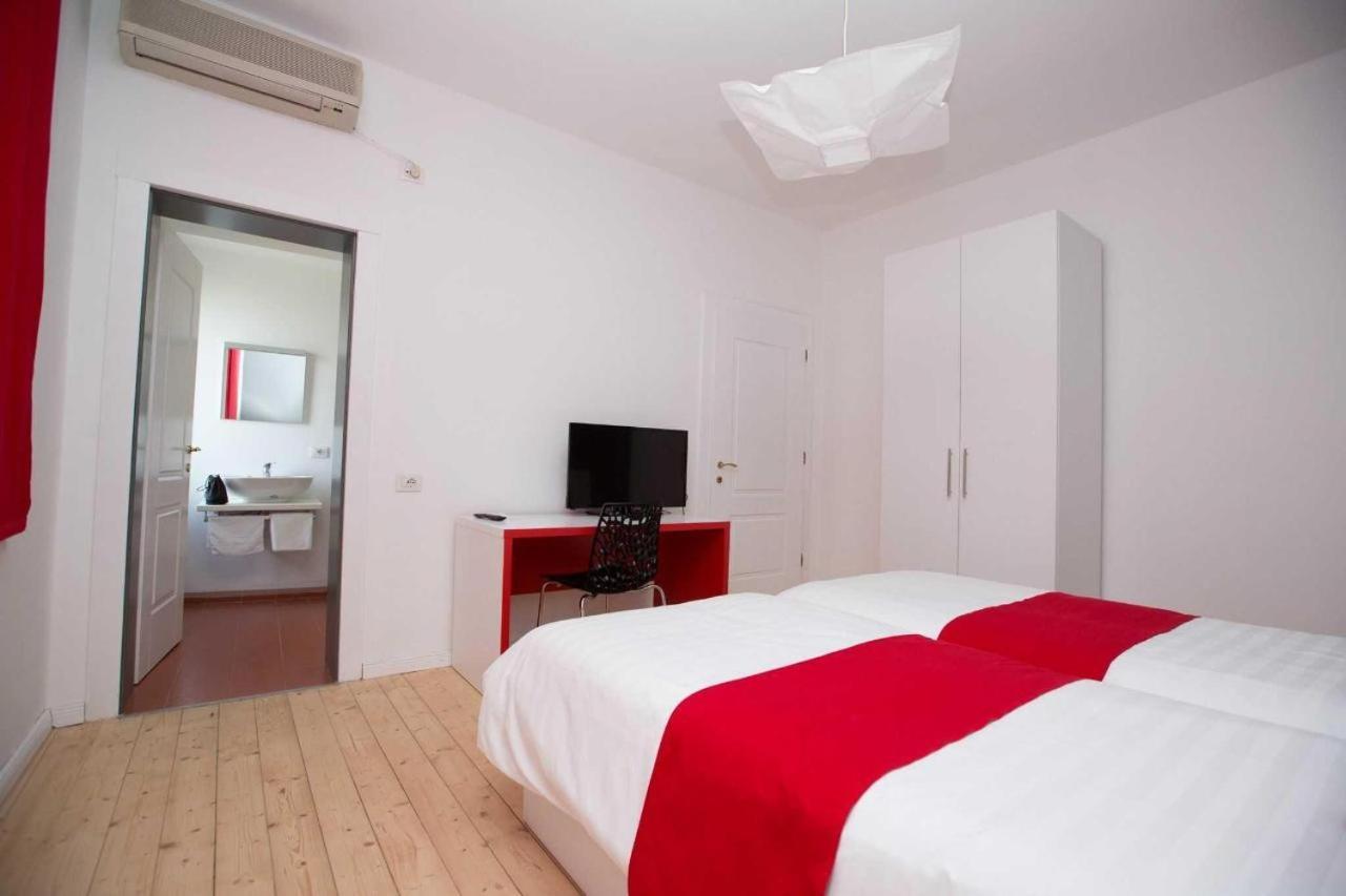 Hotel Rimini Тирана Экстерьер фото