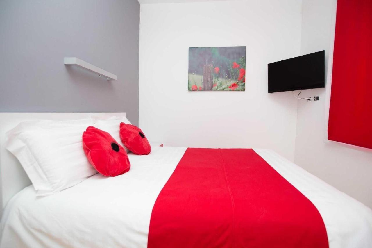 Hotel Rimini Тирана Экстерьер фото