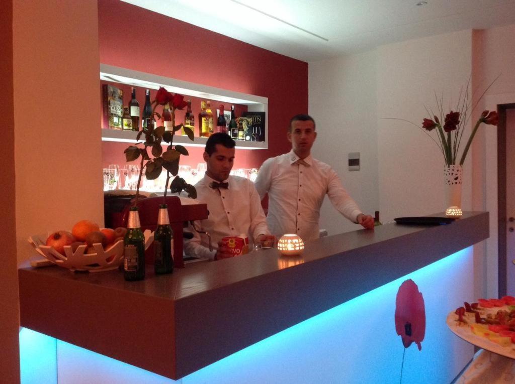Hotel Rimini Тирана Экстерьер фото